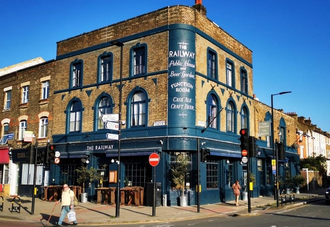 Exterior Decorating Work/ Walthamstow, Leyton, Streatham, St John’s Wood, Chigwell