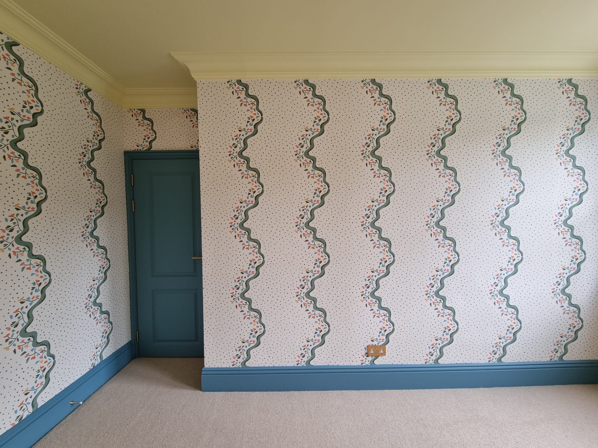 Wallpapering Work in Ealing